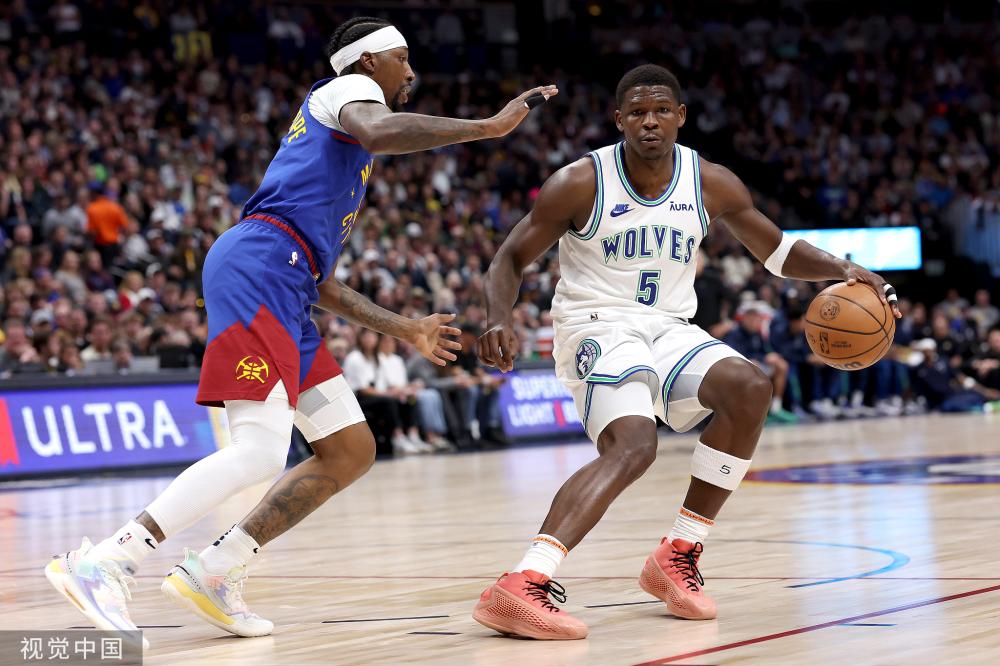 队在攻守转 队在攻守转