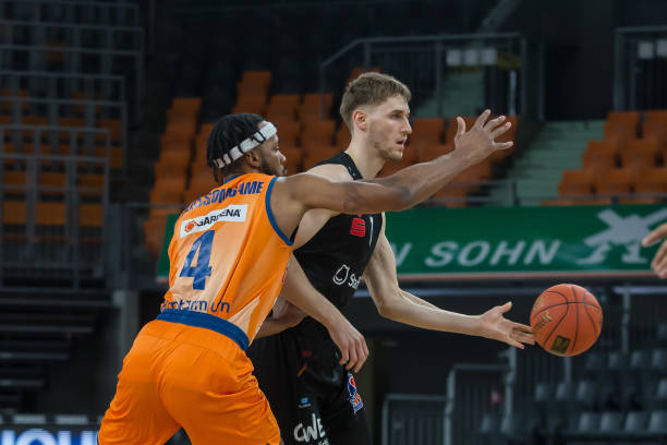 阵容老化和 阵容老化和